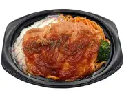セブン-イレブン、やわらかい豚ロース肉使用のポークチャップ＆ナポリタンを北海道で7月28日発売、価格645.84円