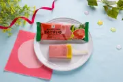 「セブンプレミアム まるですいか」6年ぶり復活、シャリ食感と濃厚果実味で夏を満喫