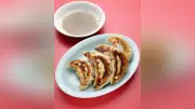 昭和100年ごはん：ギョーザ、香ばしさで庶民の腹満たす変幻自在な料理