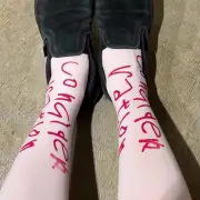 知的障害の弟の文字を洋服に、パリコレ参加の姉が語る「障害との距離感を変えたい」