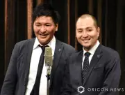 スリムクラブ内間、渋谷でMAX・NANAと偶然の2ショット「物凄いスピードマックスで塞ぐ女性」