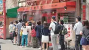 「小さな豚まん専門店」が上場企業より高年収…1日2万個完売の老舗が神戸中華街から動かない理由