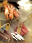 ズワイガニ275円で提供「宝石箱-高級鮮魚お造り盛合せ-」注文時に変更可 夢酒&富士喜商店
