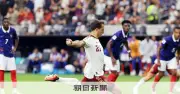 サッカーW杯準決勝、スペインが前半終了時点でフランスに1-0リード