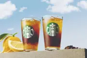 スタバ新作「クリア コーヒー」若者と開発、苦味抑えすっきり味わい 7月31日発売