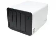 スマホ設定感覚でAI対応初心者も安心 TerraMaster高機能4ベイNAS「F4-425 Pro」を試す