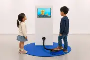 東京工芸大生が制作したインタラクティブアート「おさかな研究ラボ」がアクアスで展示