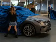 東レ、新素材で自動車軽量化に貢献