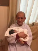 東洋経済の記事を独自にリライト、写真特集950000の内容を詳報