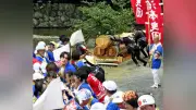 伊勢神宮の式年遷宮（2033年）に向け、川曳行事が行われ、宇治奉曳団がヒノキ5本を奉納 約2200人参加
