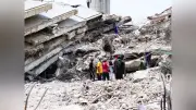 ベネズエラ地震、住民が自力で家族捜索 死者4118人、不明3万人