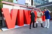『VIVANT』ドラムがアメリカ上陸、MLBオールスター開催地フィラデルフィアでPR任務