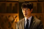堺雅人主演の日曜劇場『VIVANT』シーズン2初回、宇佐美部長が乃木にキスするまさかのシーンにネット爆笑
