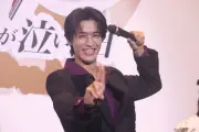Wヒーロー映画『仮面ライダーゼッツ』『超宇宙刑事ギャバン』公開前夜祭にキャスト11名集結