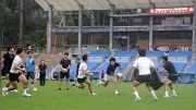 早大ラグビー部、釜石で合宿開始　祈りのパークで献花