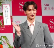 渡辺翔太、Snow Man愛隠せず照れ笑い「好きですよ」 七夕願いのボケ不発