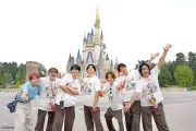 WEST.東京ディズニーで修学旅行ロケ、神山智洋に誕生日サプライズ