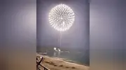 釜石で震災犠牲者追悼「白菊」打ち上げ 復興祈る純白の花火