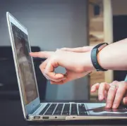 AI時代に必須の「違和感思考」とは？直感より重要な理由