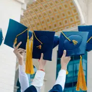 アメリカの大学選び：なぜ「大学名」よりも「専攻」が重視されるのか？日米の教育と雇用の違いを徹底解説