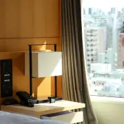 富裕層があえてビジネスホテルを選ぶ理由とは？タイパと合理性の追求