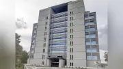 「ほら早くしろ」と針見せ唇縫わせた疑い、50歳女を再逮捕