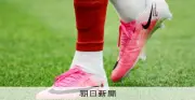 W杯スパイク特集：メッシは白、エムバペは？ピンク多い理由は？写真で見る個性