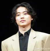 山崎賢人、吉沢亮の「実家に帰ってきた感」発言に共感　『キングダム』共演で深まる絆