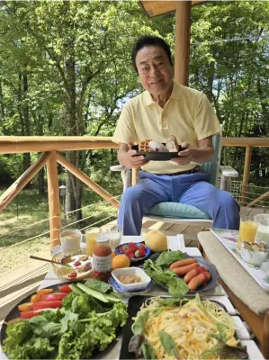 高橋英樹（82）、長野の別荘で品数豊かな朝食を披露「ついついペロリ」