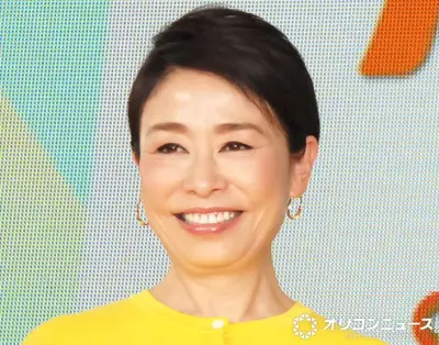 安藤優子、人生初ペアルックは愛犬と「おそろコーデ」2ショット公開