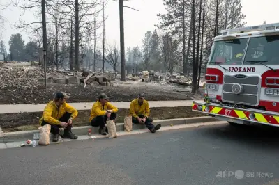 米ワシントン州の山火事で放火容疑の男を逮捕、数万人避難