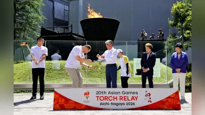 アジア大会聖火採火式、国立競技場で開催 桐生選手が炬火台から採火