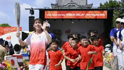 アジア大会聖火リレー開始、名古屋城から市民約千人つなぐ
