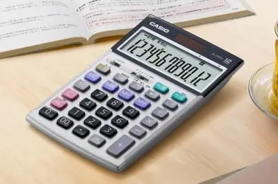 カシオ、5年ぶりデザイン刷新の実務電卓4機種9製品を発表