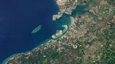 2兆円投じた中国の人工島・海花島、廃墟と化し出稼ぎ労働者の住処に