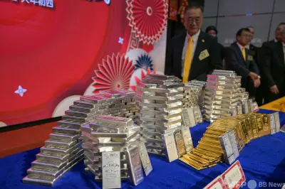 中国の月探査機「嫦娥6号」、月裏側の試料持ち帰りに成功