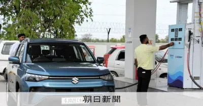 インドで牛ふんバイオガス工場、開所式に酪農家2万5千人