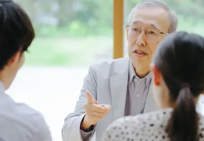 認知症のサイン？親の言葉の変化に気づいたら確認すべき会話の特徴
