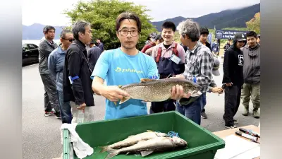 本栖湖でレイクトラウト駆除の釣り大会、10月に1か月間開催