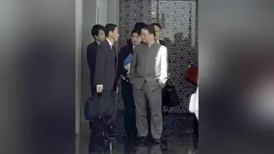 中国外務省の前アジア局長が駐豪州大使に着任、「ポケットに手」で話題に