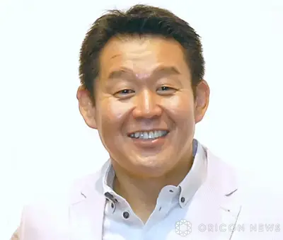 元横綱・花田虎上さん、妻と娘2人と韓国旅行 家族4ショット公開し反響