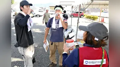 熊本地震被災地でボランティア熱中症対策、飲料差し入れや冷却グッズ支援