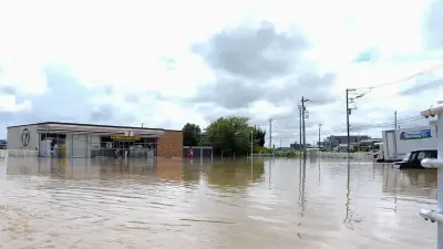 千葉の大雨でスーパーやコンビニ一部休業、帰宅困難者も