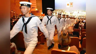 海自佐世保教育隊で修業式、護衛艦配属の18歳が誓い
