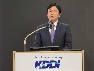 KDDI、値上げしても解約率低下の理由　au・UQ mobile・povoを循環させる「打・販促競争」へ