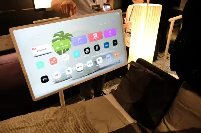 LG、32型4Kモバイルスクリーン「StanbyME 2 Max」を9月1日先行販売