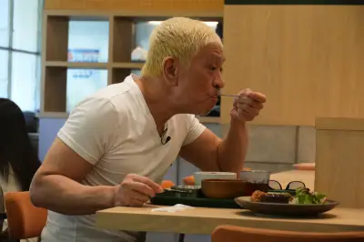 松本人志、吉本社員食堂でよしもとカレーを2杯おかわり「辛さもちょうどええ」