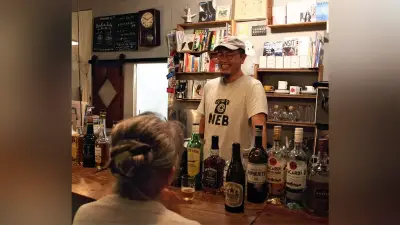 瀬戸内の芸術と海に魅せられ移住、古書店兼バー経営 玉野・宮本さん
