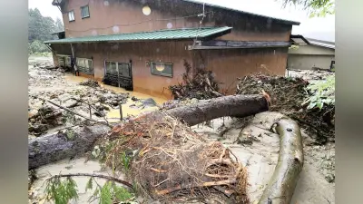 岩手・北上市で土石流、隣室の窓ガラス割れ土砂流入、82歳男性「死を覚悟」、妻と避難所に、奥州市は約1.2万人に避難指示