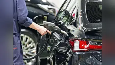 全国レギュラーガソリン平均価格、前週比10銭高の169円90銭に